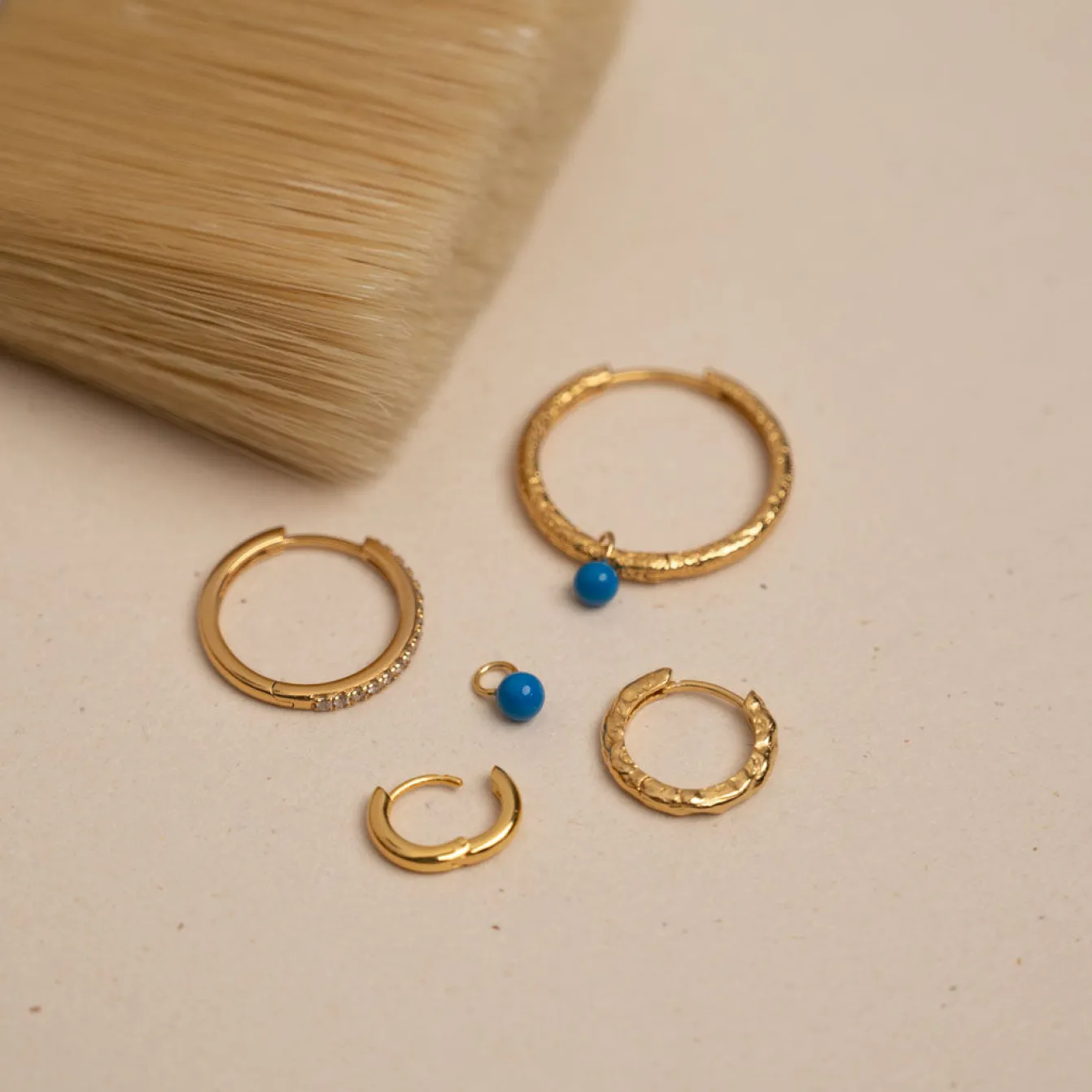 AURA MARINE BLUE GOLDEN EARRING CHARM