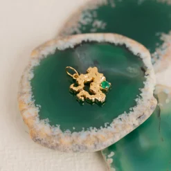 AURELIA GREEN AGATE GOLDEN PENDANT