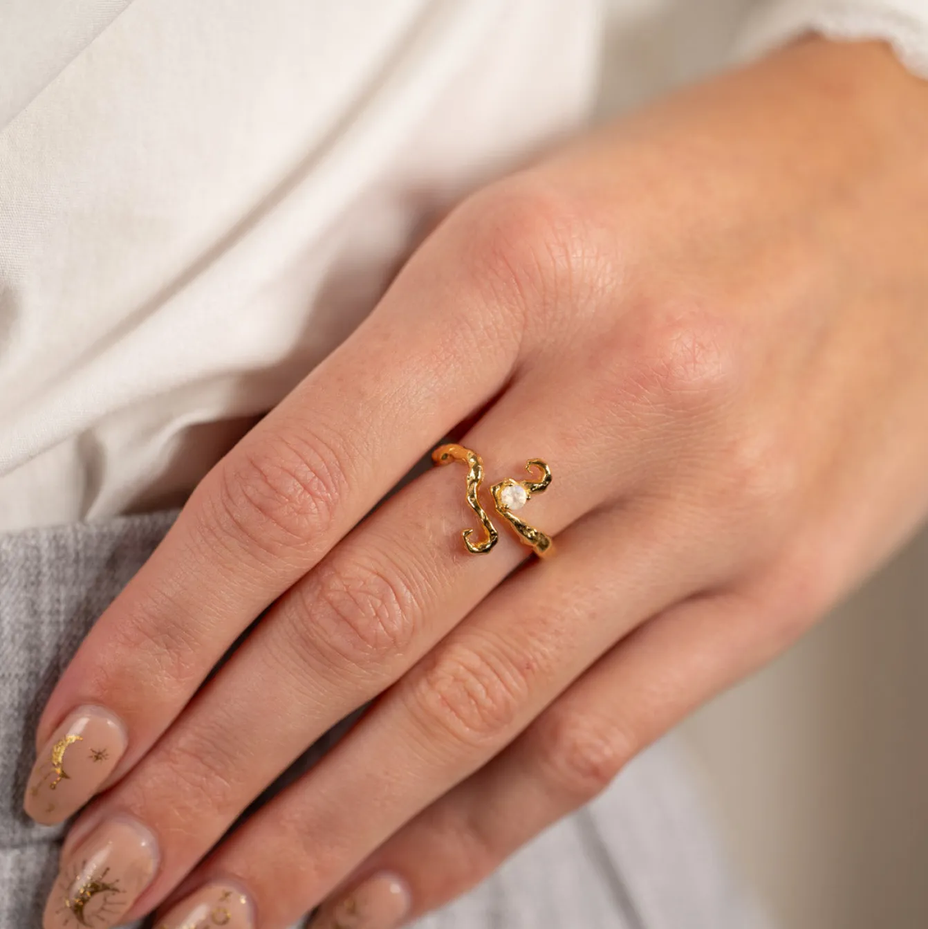 AURELIA MOONSTONE GOLDEN RING