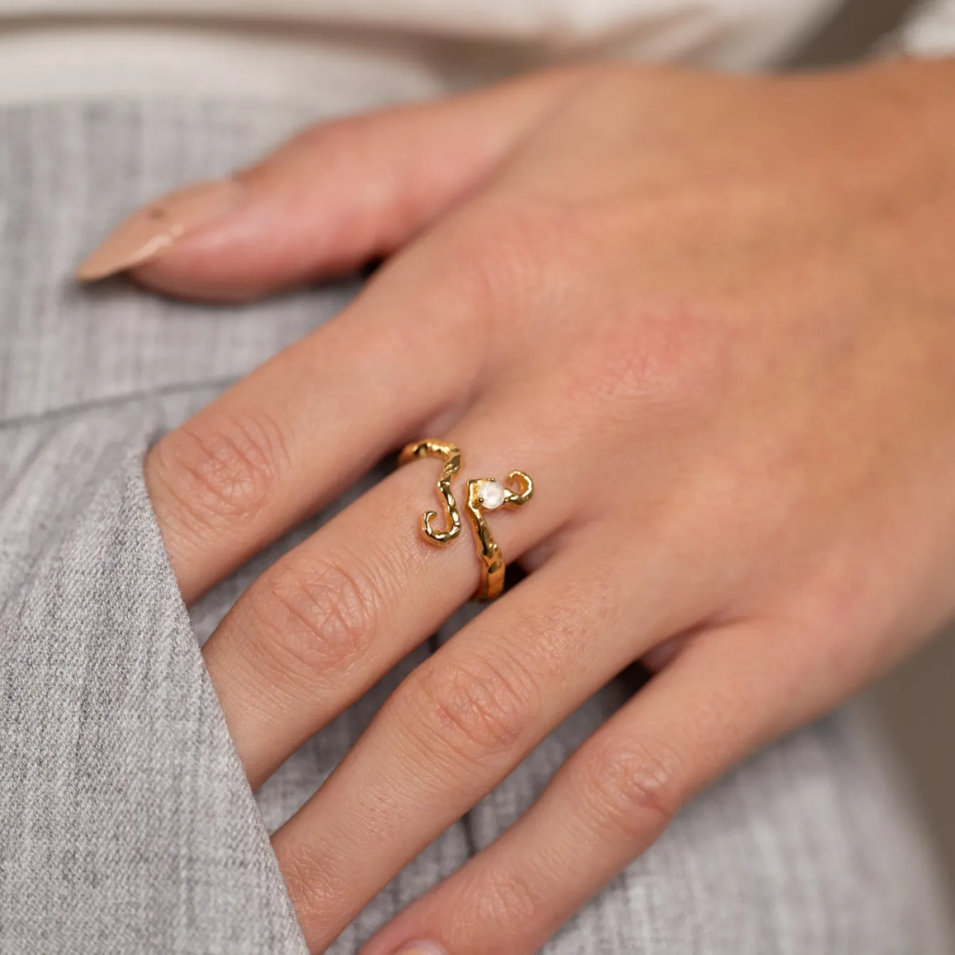 AURELIA MOONSTONE GOLDEN RING