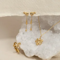 AURELIA MOONSTONE GOLDEN PENDANT