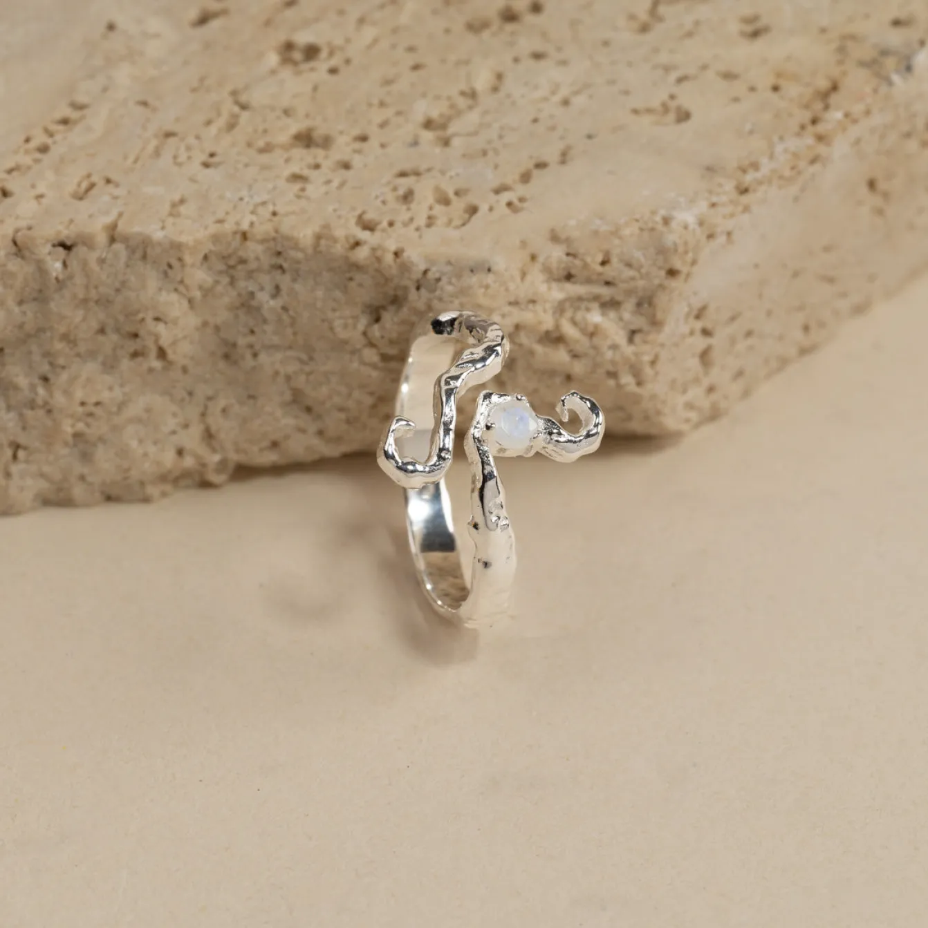 AURELIA MOONSTONE SILVER RING