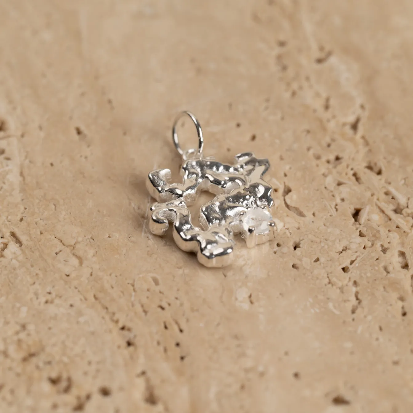 AURELIA MOONSTONE SILVER PENDANT