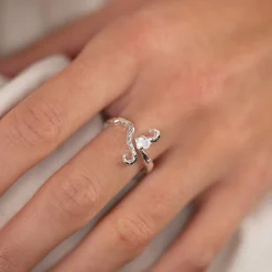 AURELIA MOONSTONE SILVER RING