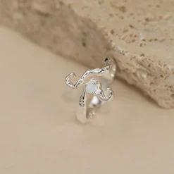AURELIA MOONSTONE SILVER RING