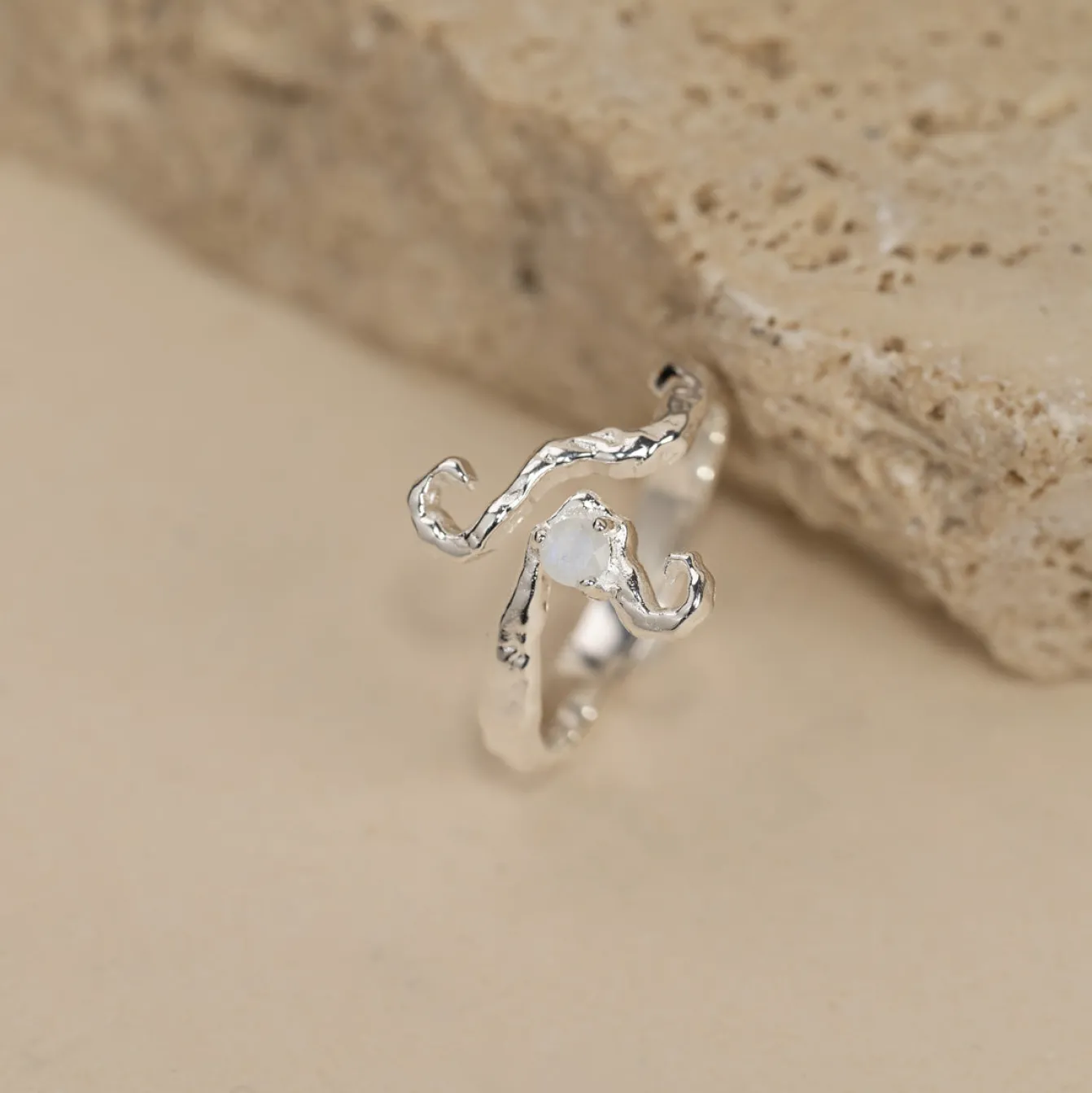 AURELIA MOONSTONE SILVER RING