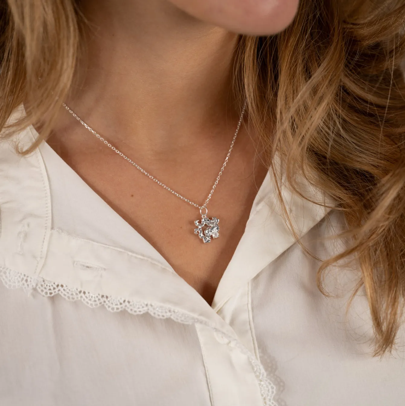 AURELIA MOONSTONE SILVER PENDANT