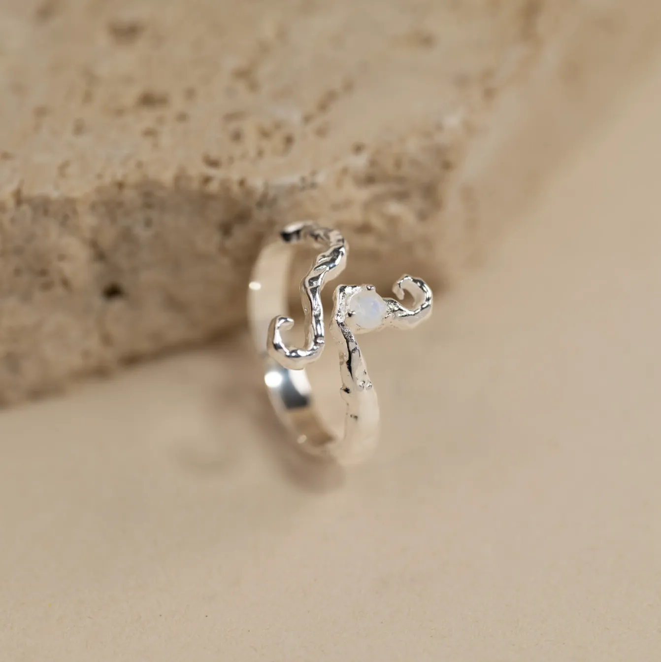 AURELIA MOONSTONE SILVER RING