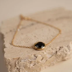 AVA BLACK ONYX GOLDEN BRACELET