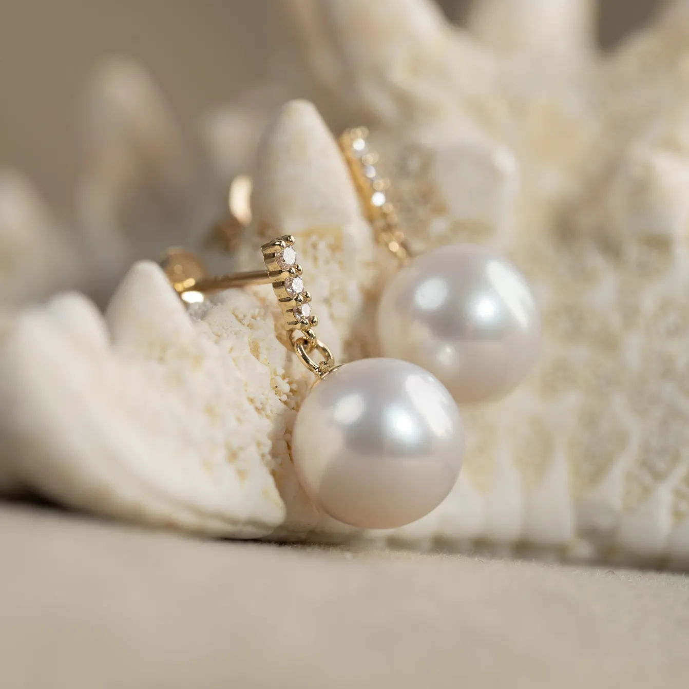 AVERY PEARL DIAMOND SOLID GOLD EARRING