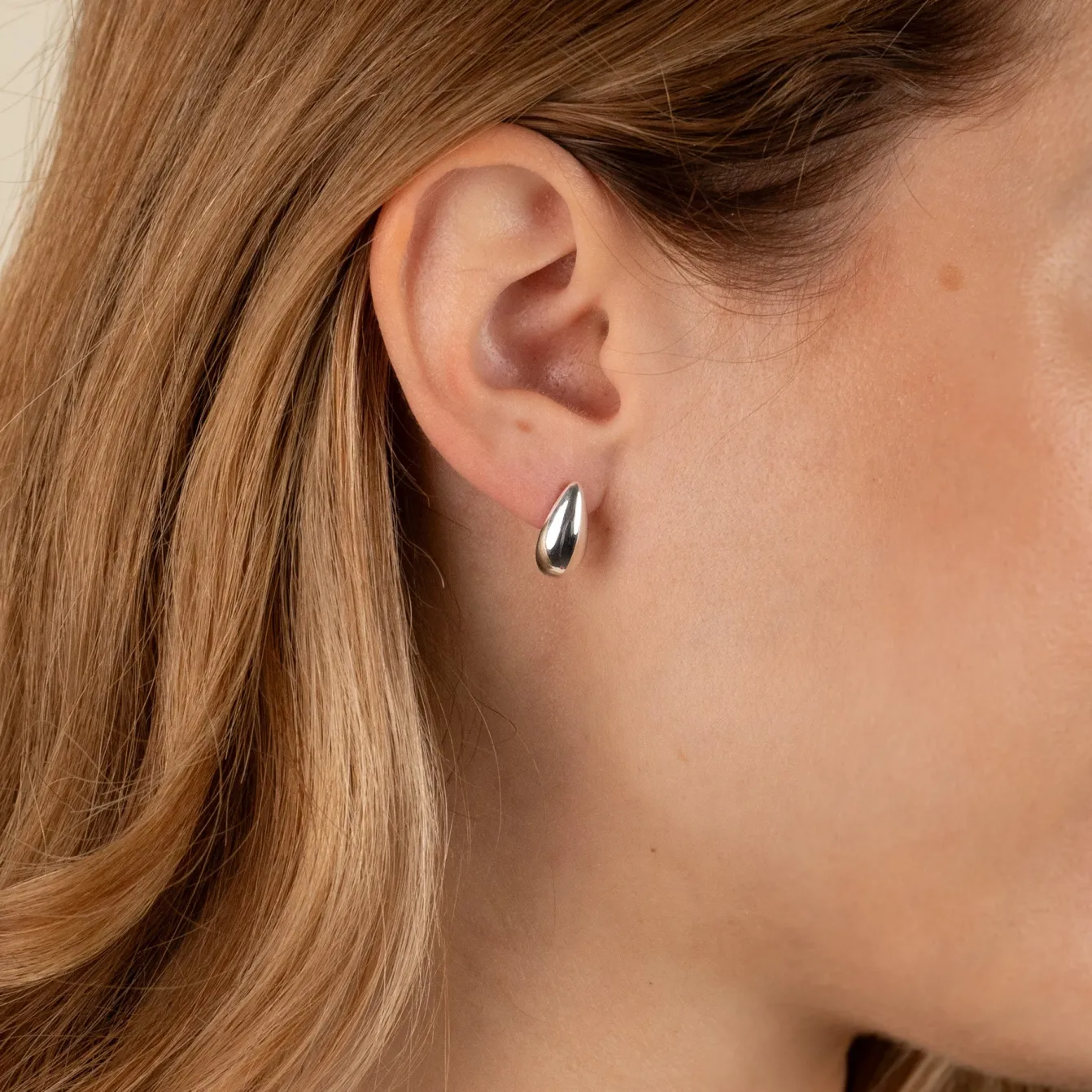 BEA SILVER STUD EARRING