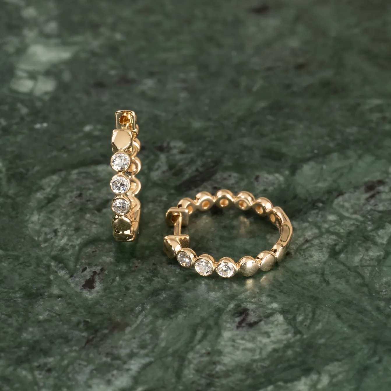 BEZEL DIAMOND CREOL EARRING - 0.2ct - YG