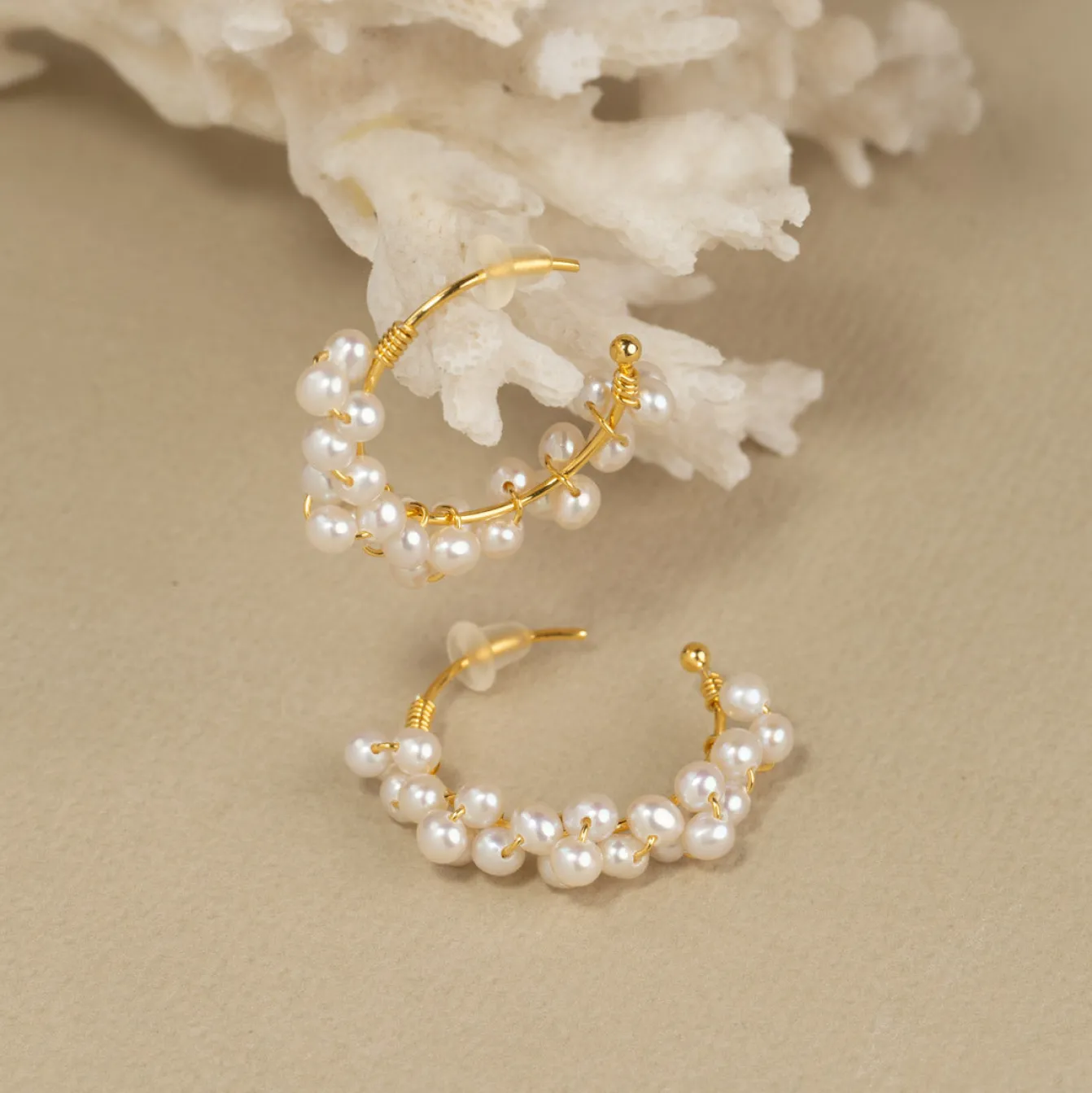 BIANCA PEARL GOLDEN CREOL EARRING