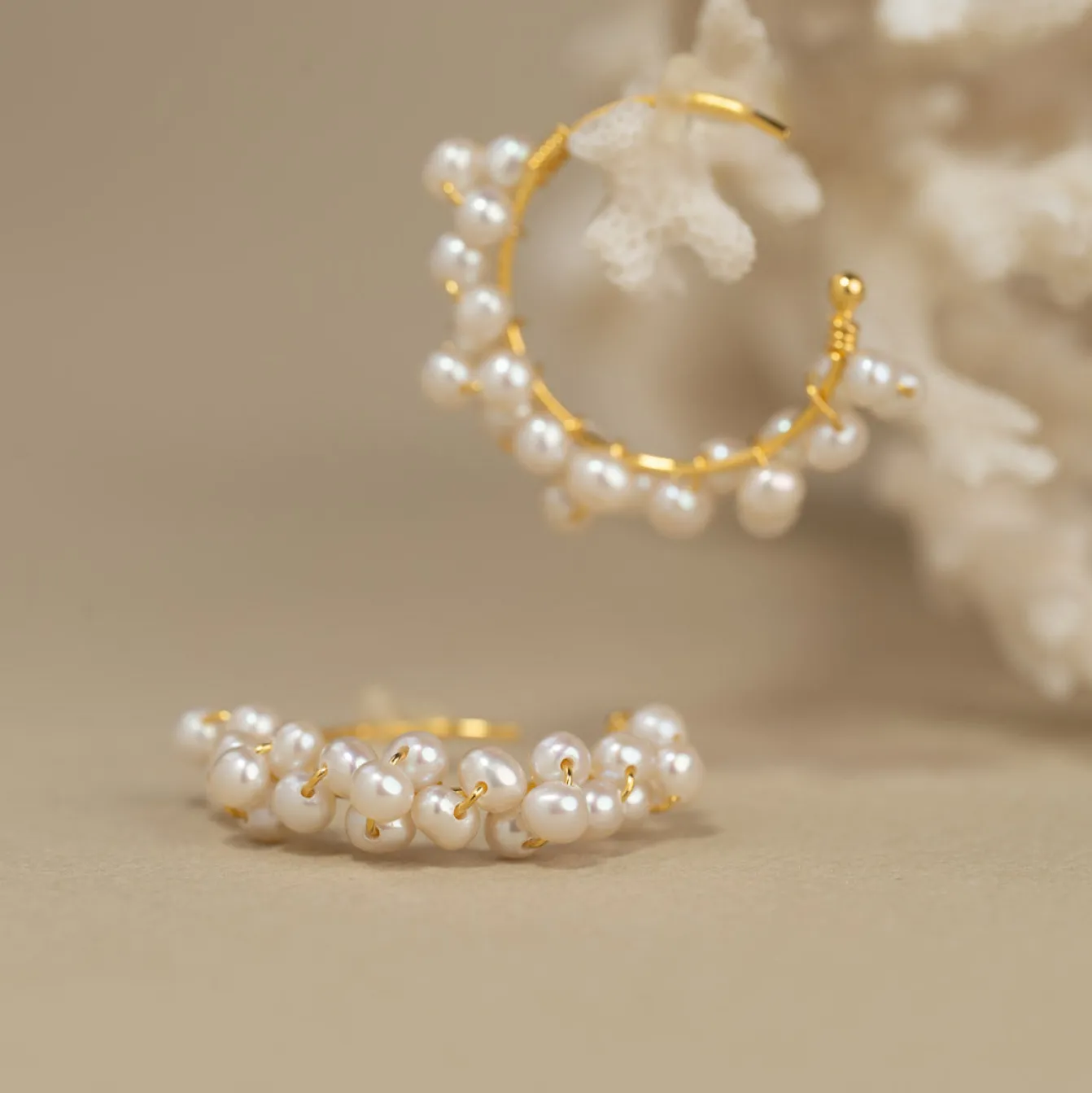 BIANCA PEARL GOLDEN CREOL EARRING