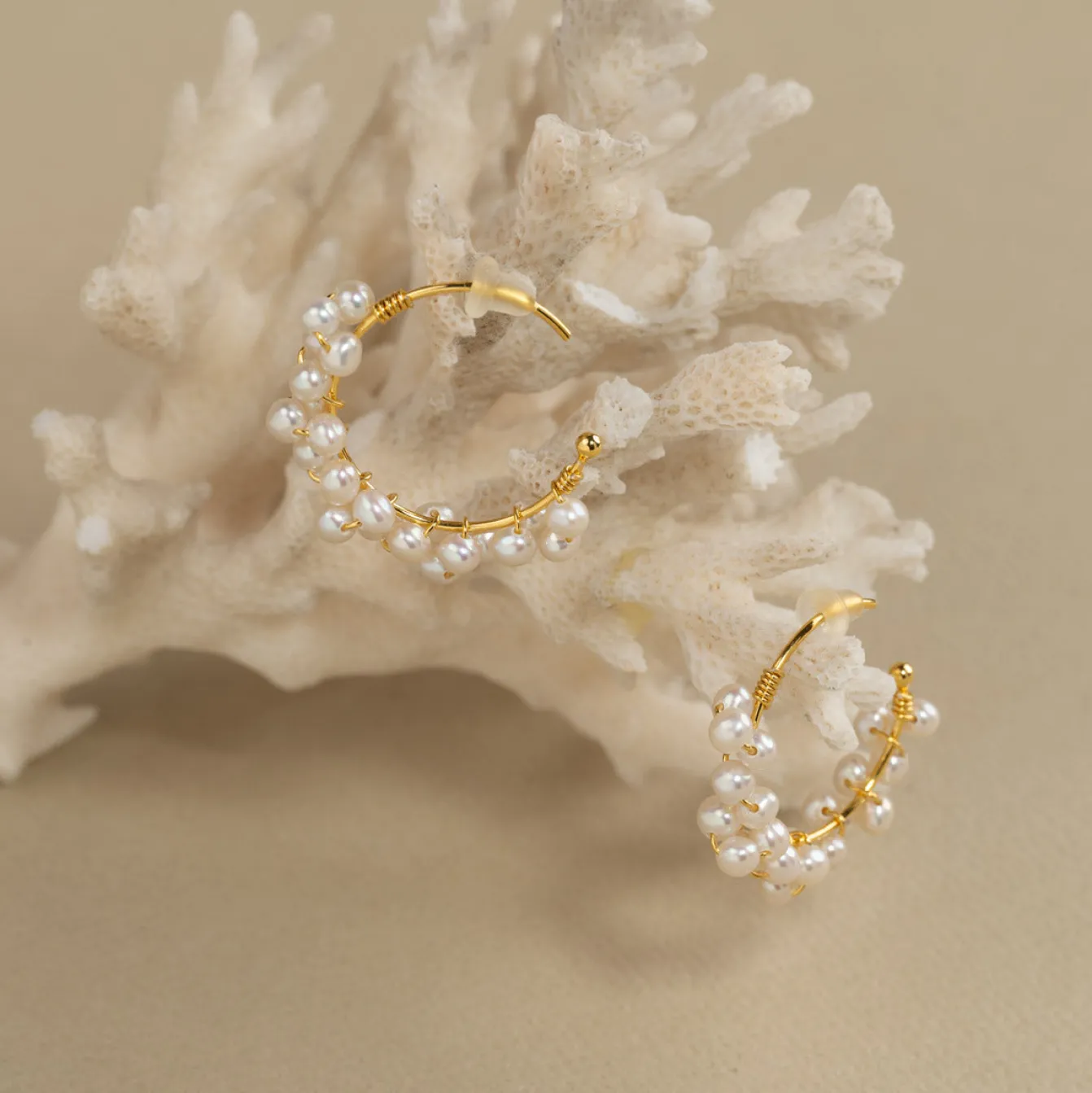 BIANCA PEARL GOLDEN CREOL EARRING