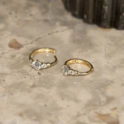 CASSIE CRYSTAL SOLID GOLD EARRING