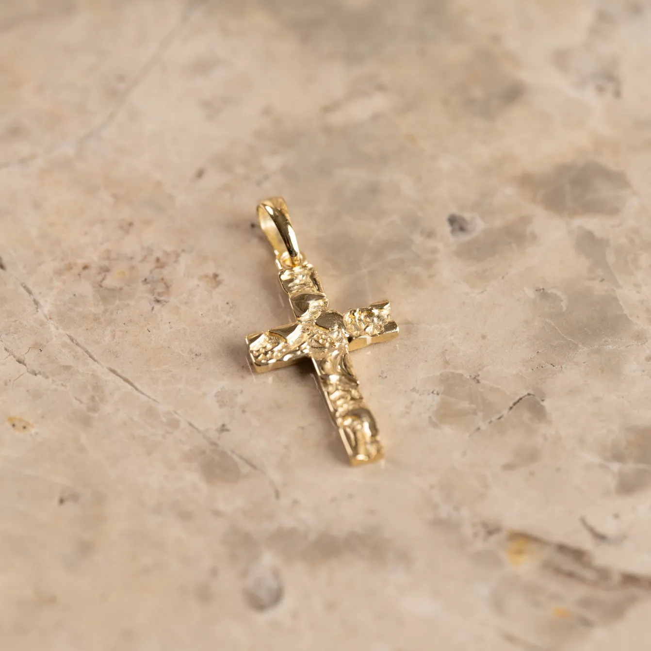 CELESTE SOLID GOLD PENDANT