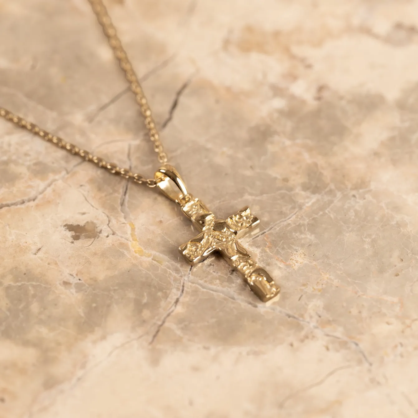 CELESTE SOLID GOLD PENDANT