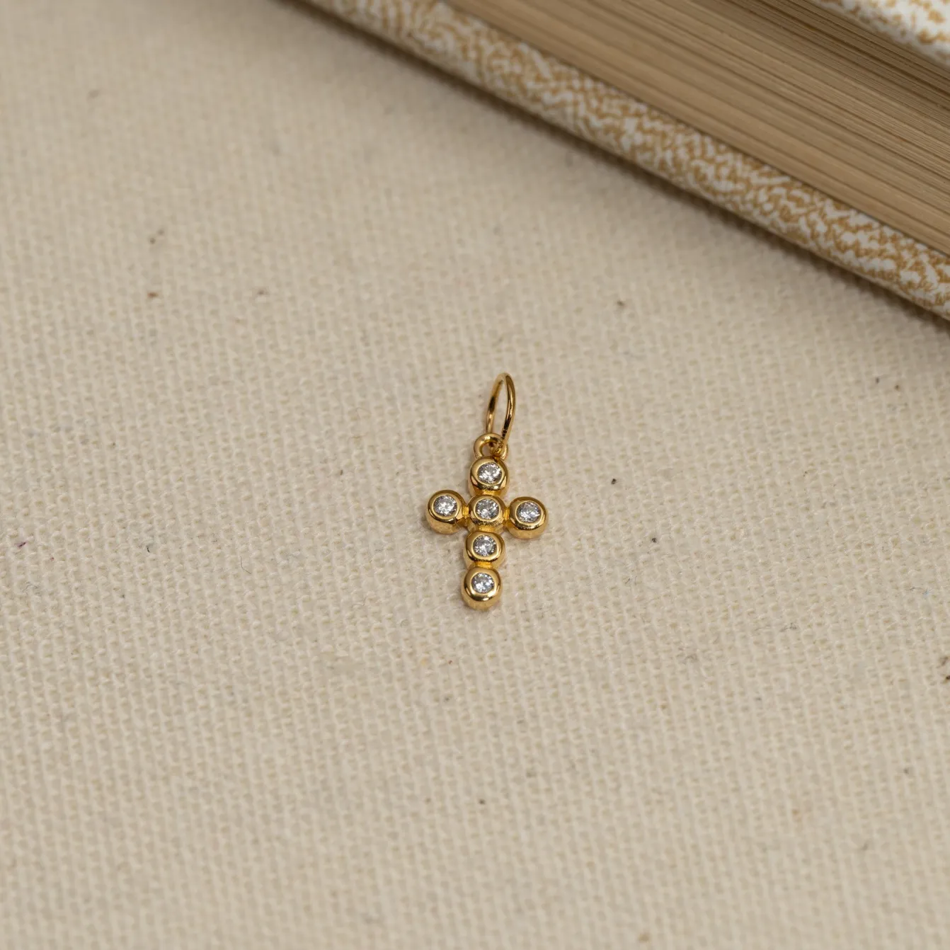 CHRISTA CRYSTAL GOLDEN PENDANT - Sisi Copenhagen