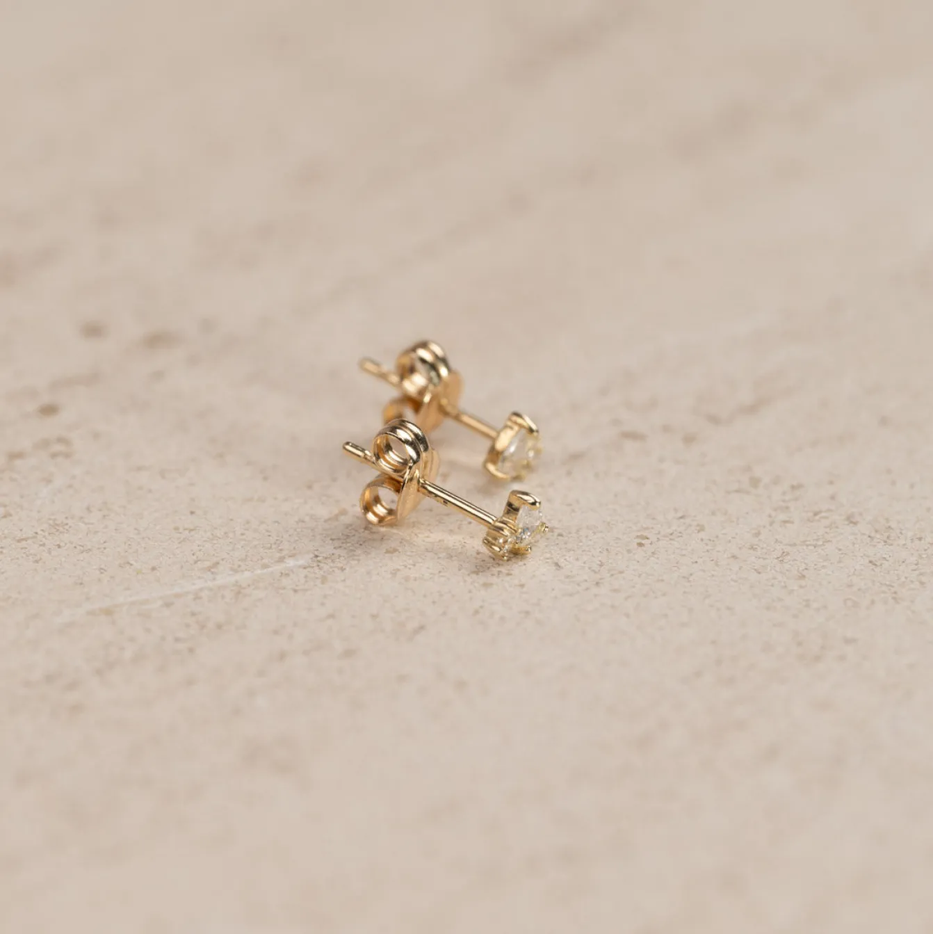 CIELA CRYSTAL SOLID GOLD EARRING