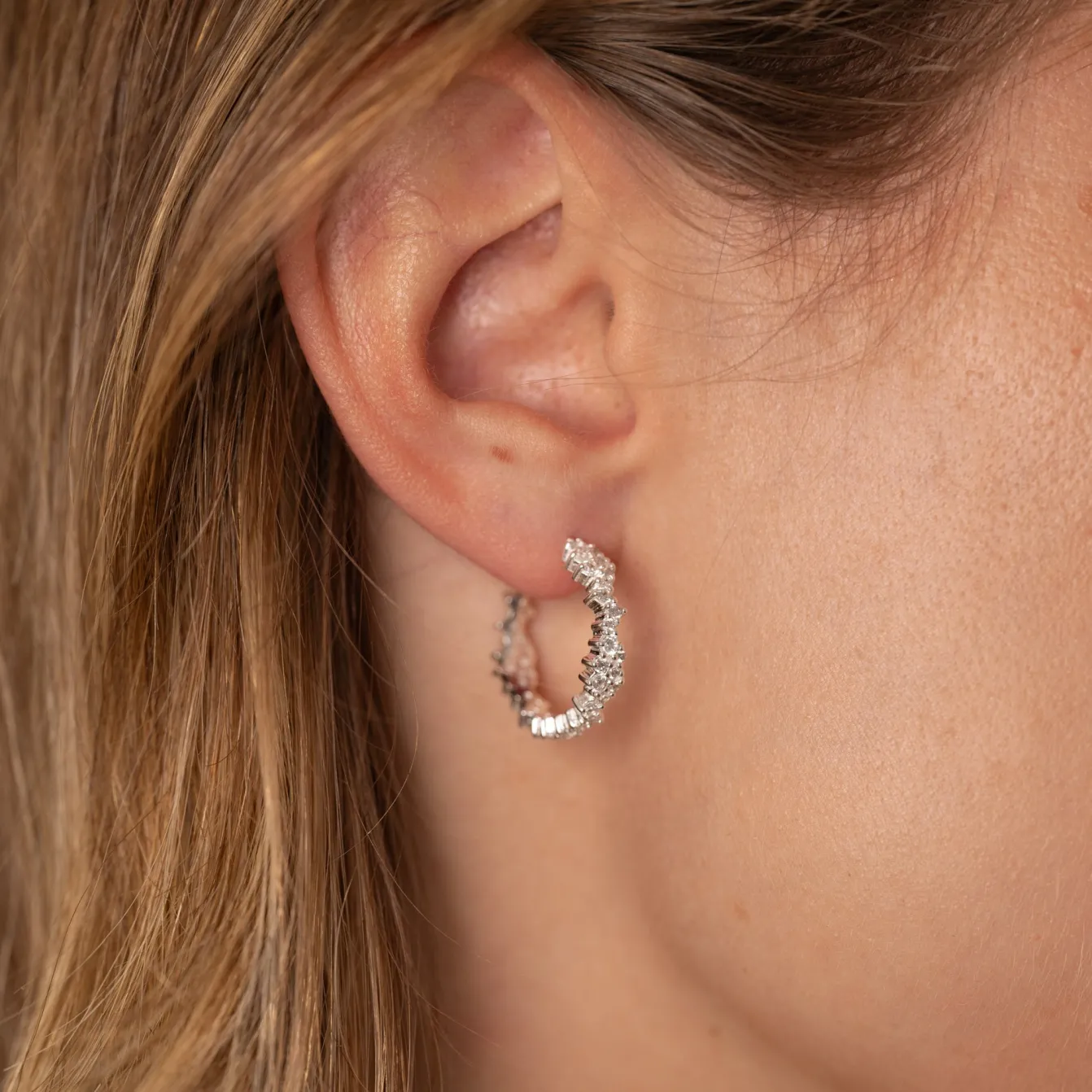 CLAIR CRYSTAL GOLDEN CREOL EARRING - Sisi Copenhagen