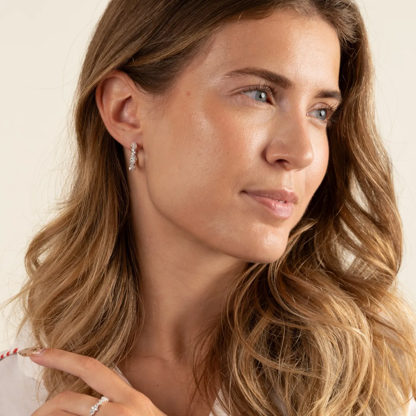 CLAIR CRYSTAL GOLDEN CREOL EARRING - Sisi Copenhagen