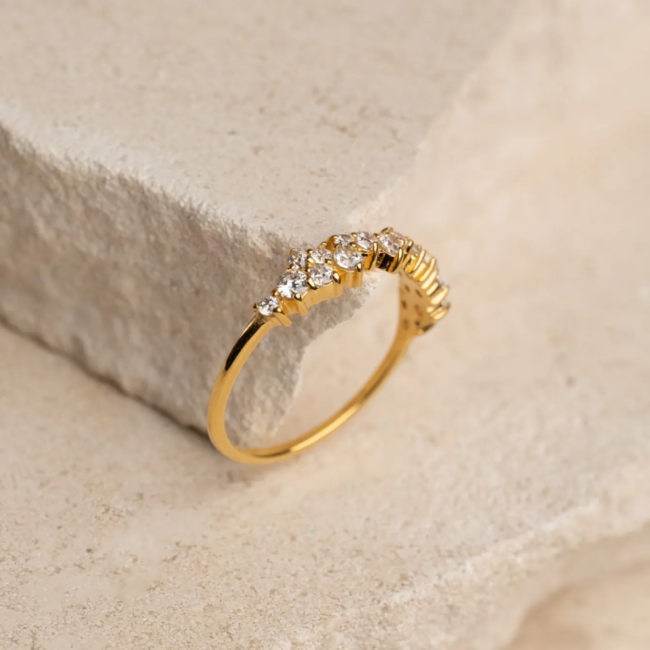 CLAIR CRYSTAL GOLDEN RING
