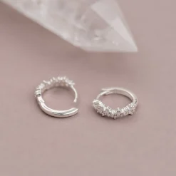 Clair Krystal Sølv Lille Huggie Ørering - Sisi Copenhagen