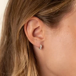 Clair Krystal Sølv Mini Huggie Ørering - Sisi Copenhagen