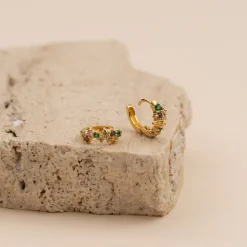 Clair Rainbow Guld Mini Huggie Ørering - Sisi Copenhagen