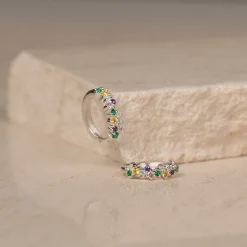 Clair Rainbow Sølv Lille Huggie Ørering - Sisi Copenhagen