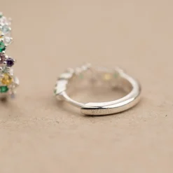 Clair Rainbow Sølv Lille Huggie Ørering - Sisi Copenhagen