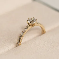 CLASSIC ALLIANCE 6-PRONG DIAMOND RING - 0.7ct - YG