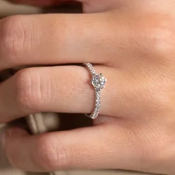 CLASSIC ALLIANCE 6-PRONG DIAMOND RING - 0.7ct - WG