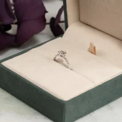 CLASSIC ALLIANCE 6-PRONG DIAMOND RING - 0.9ct - WG