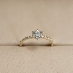 CLASSIC ALLIANCE 6-PRONG DIAMOND RING - 0.9ct - YG
