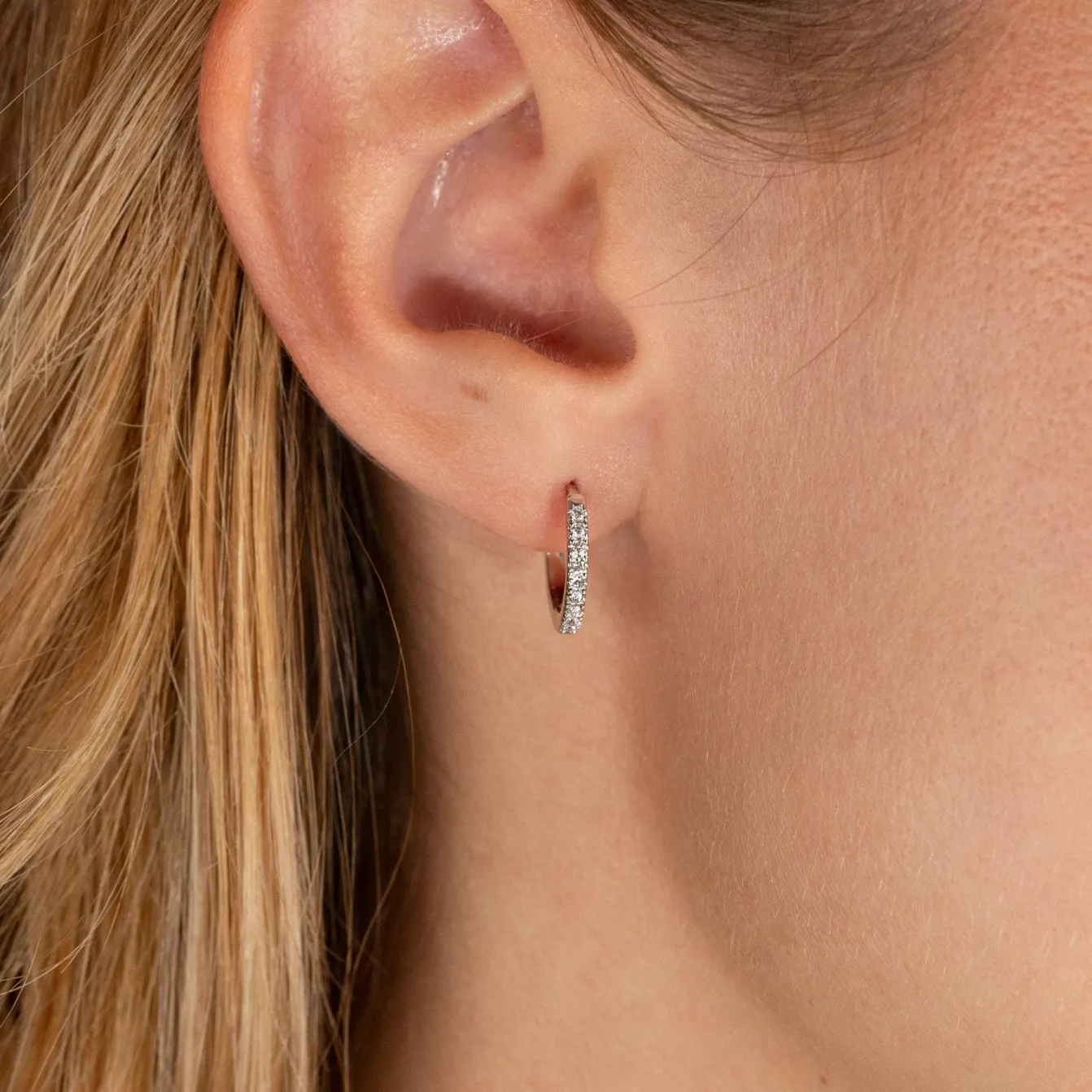 CLASSIC DIAMOND CREOL EARRING - 0.15ct - WG