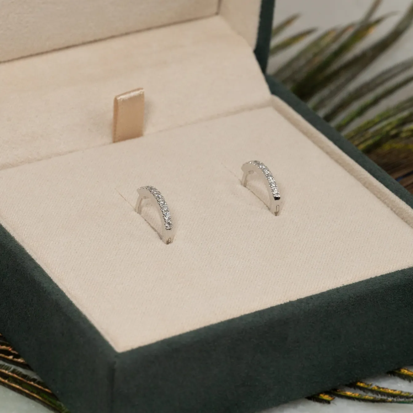 CLASSIC DIAMOND CREOL EARRING - 0.15ct - WG