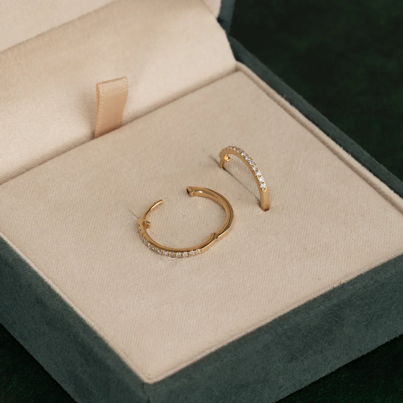 CLASSIC DIAMOND CREOL EARRING - 0.2ct - YG