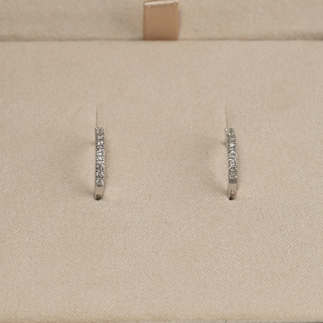 CLASSIC DIAMOND CREOL EARRING - 0.15ct - WG