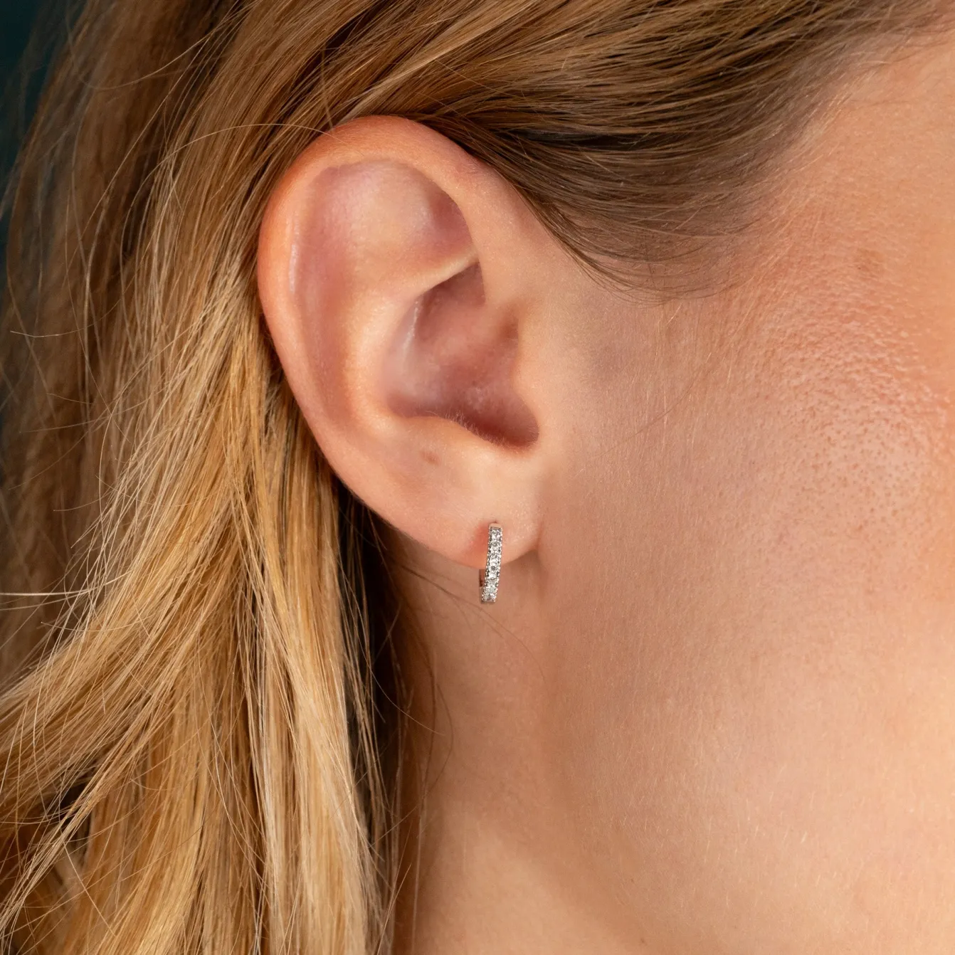 CLASSIC DIAMOND CREOL EARRING - 0.11ct - WG