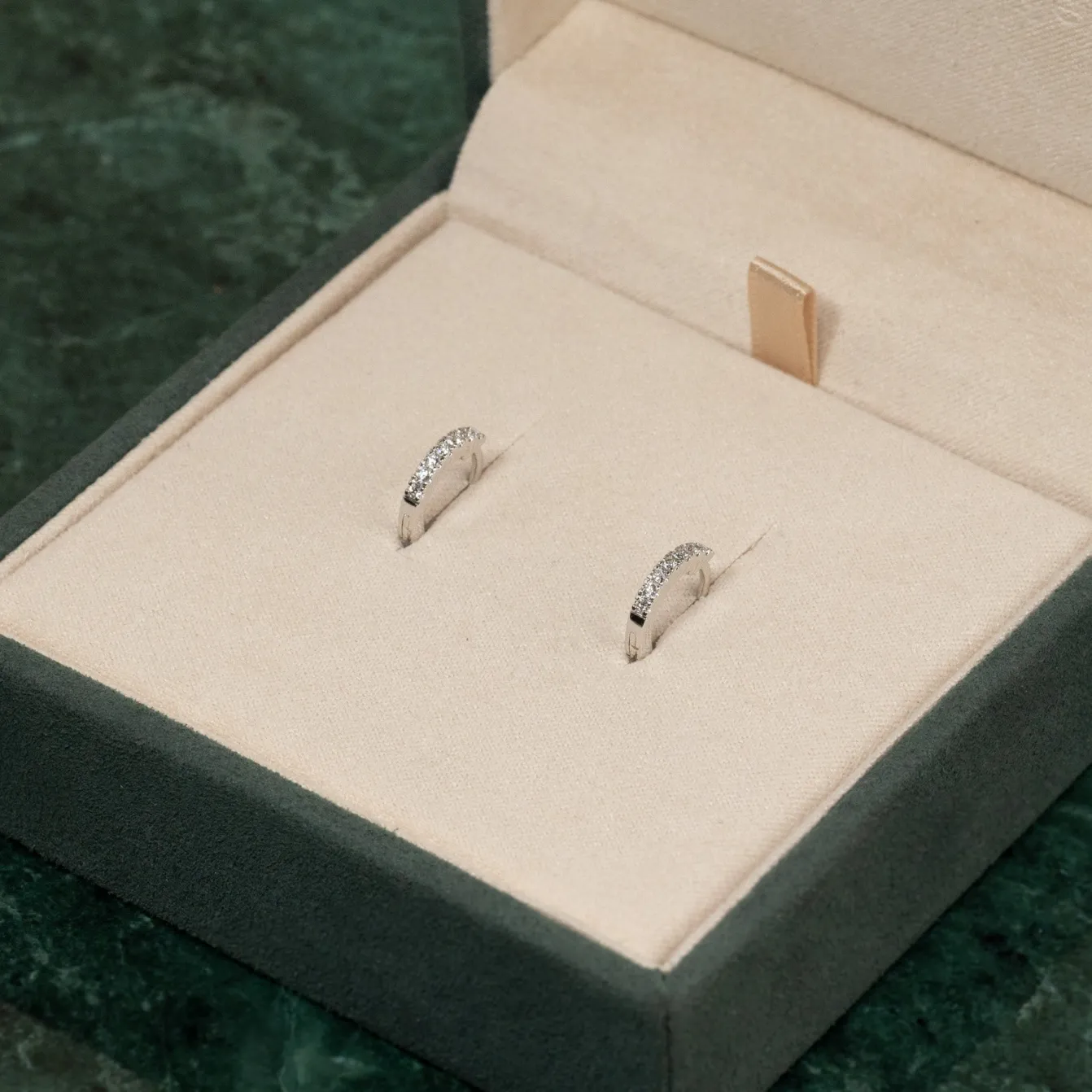 CLASSIC DIAMOND CREOL EARRING - 0.11ct - WG