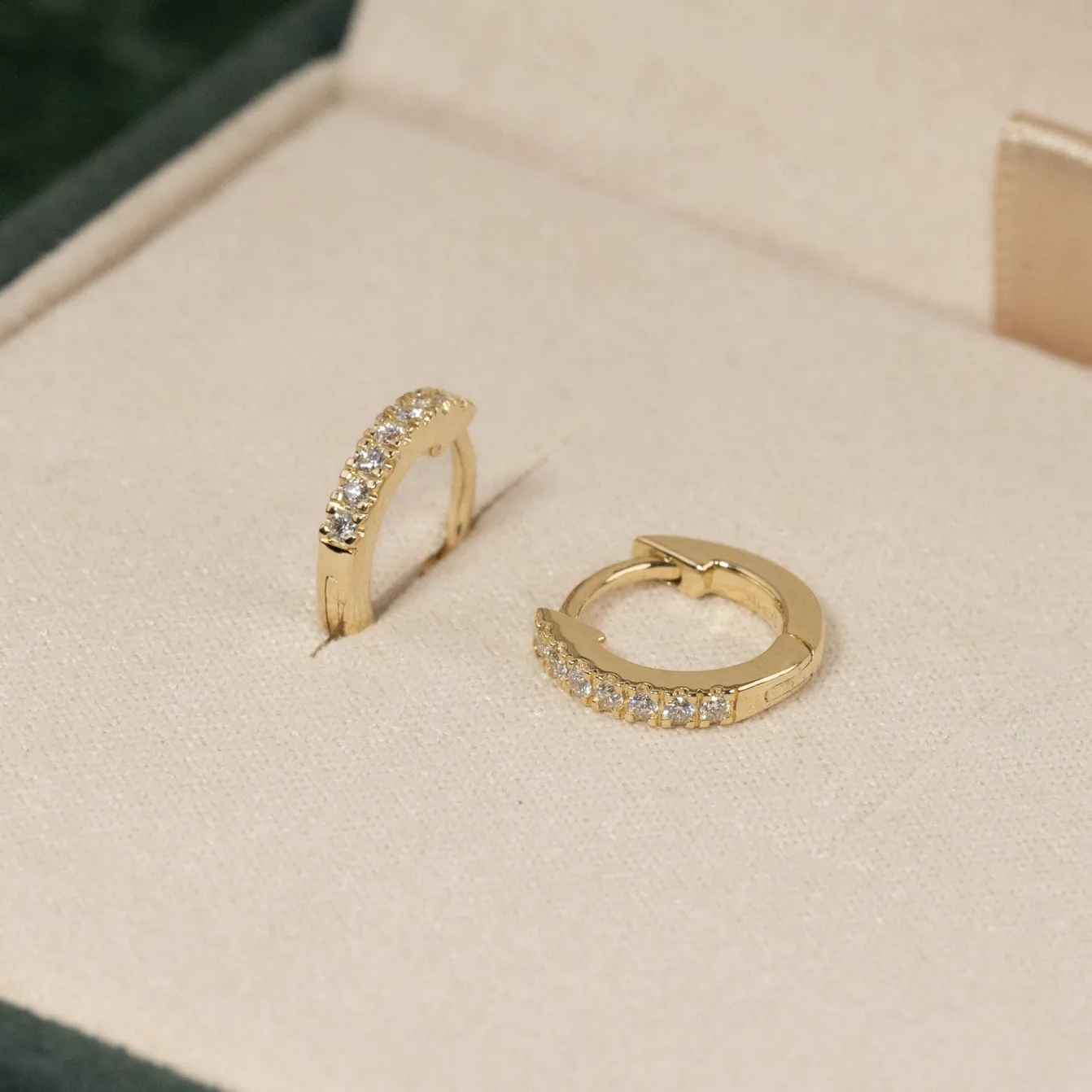 CLASSIC DIAMOND CREOL EARRING - 0.11ct - YG