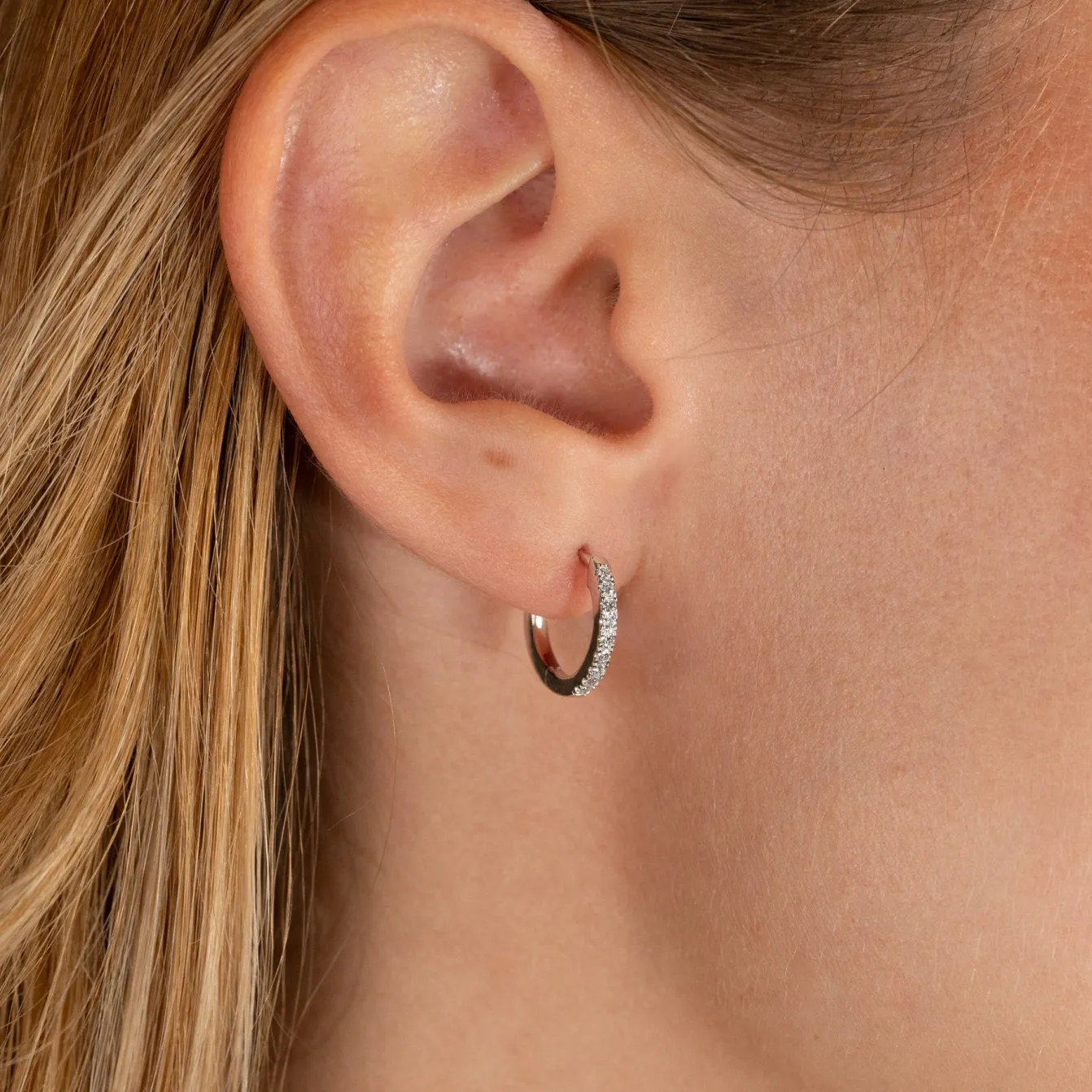 CLASSIC DIAMOND CREOL EARRING - 0.15ct - WG