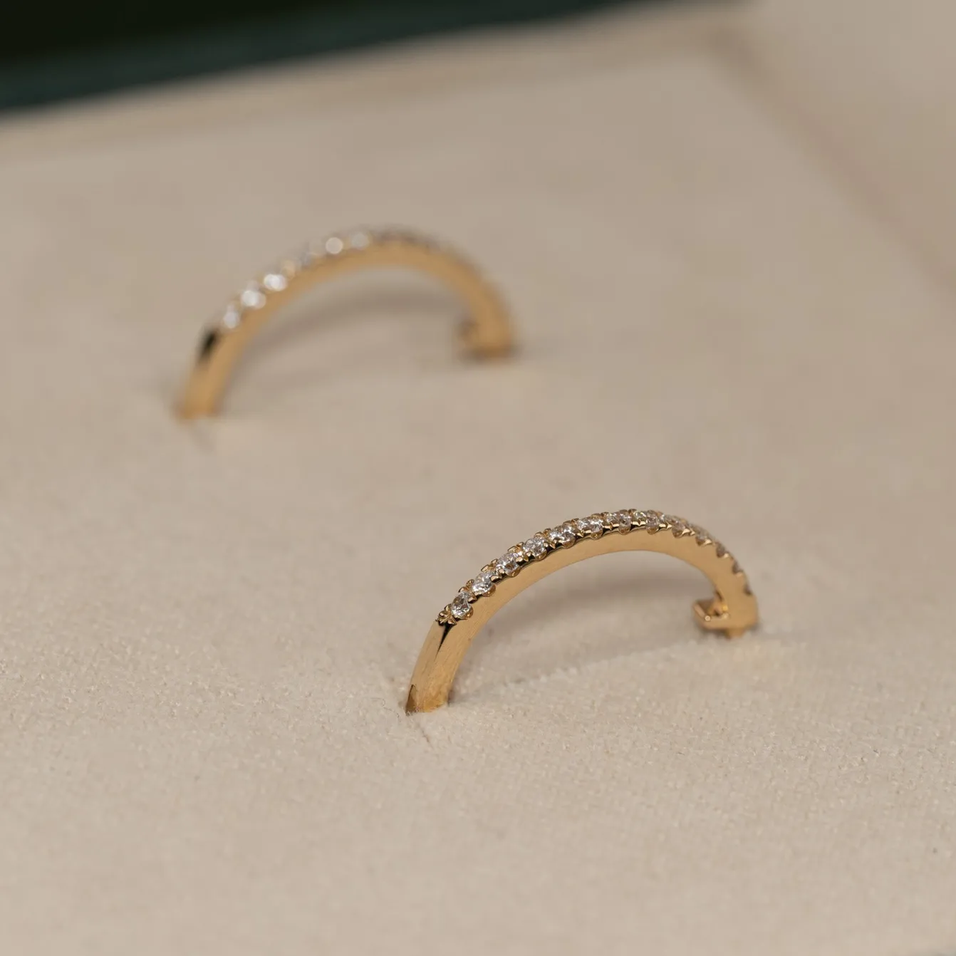 CLASSIC DIAMOND CREOL EARRING - 0.2ct - YG