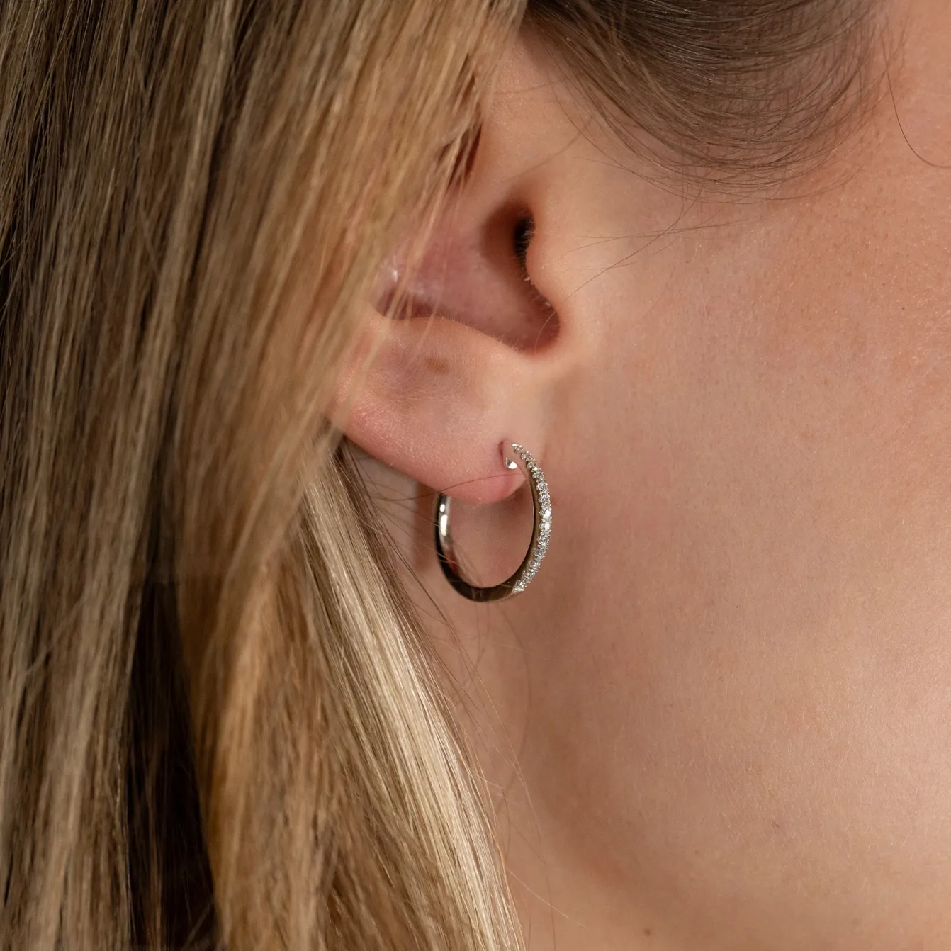 CLASSIC DIAMOND CREOL EARRING - 0.2ct - WG