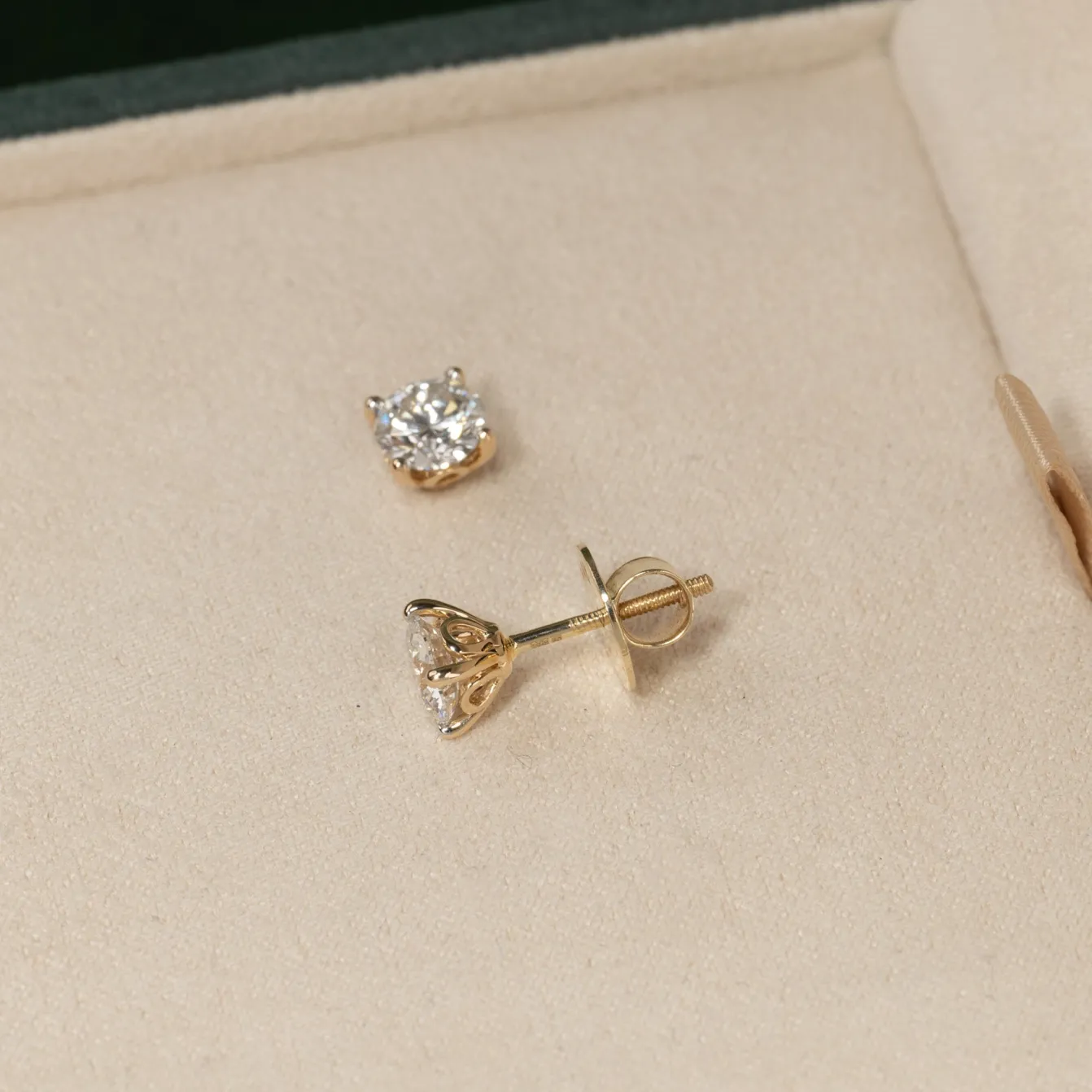 CLASSIC SOLITAIRE DIAMOND STUD EARRING - 1.5ct - YG