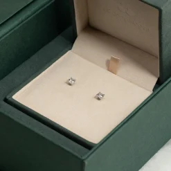 CLASSIC SOLITAIRE DIAMOND STUD EARRING - 0.8ct - WG