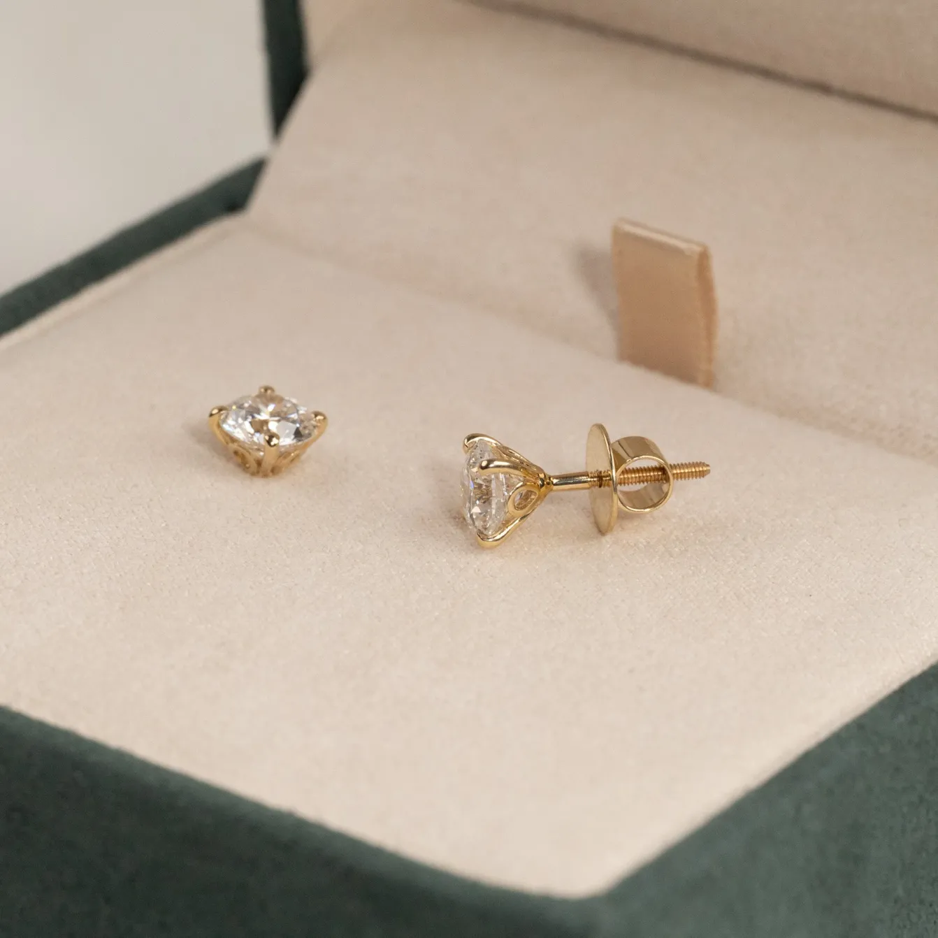 CLASSIC SOLITAIRE DIAMOND STUD EARRING - 2.0ct - YG