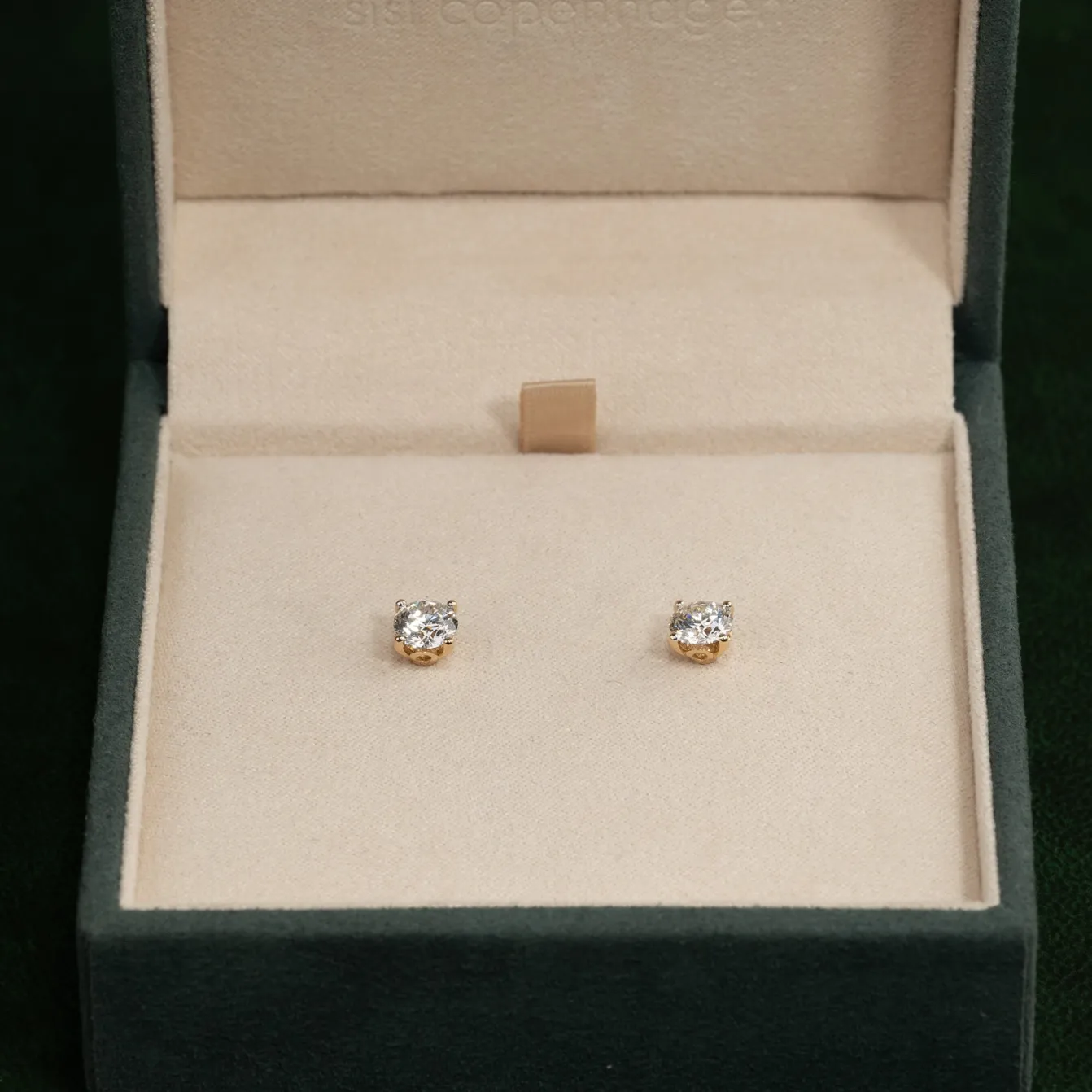 CLASSIC SOLITAIRE DIAMOND STUD EARRING - 1.5ct - YG
